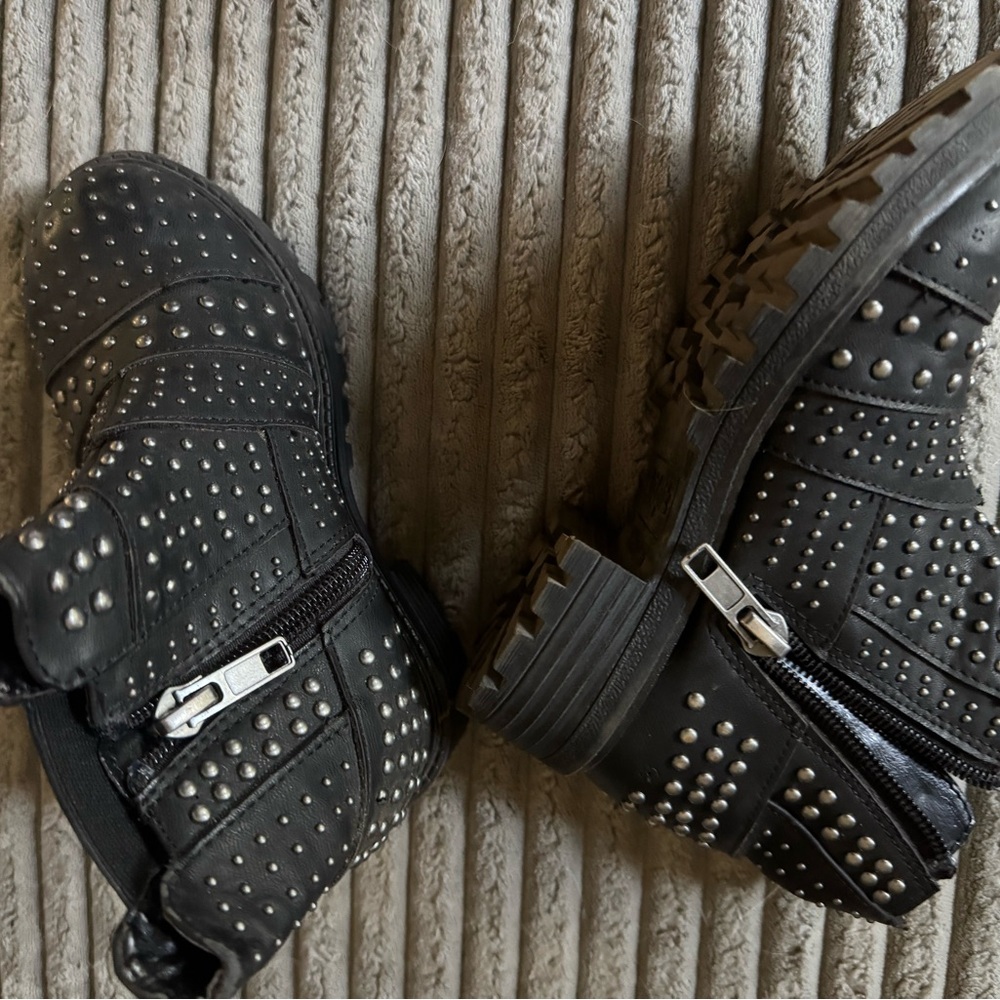 kidpik Black Studded Kids Boots